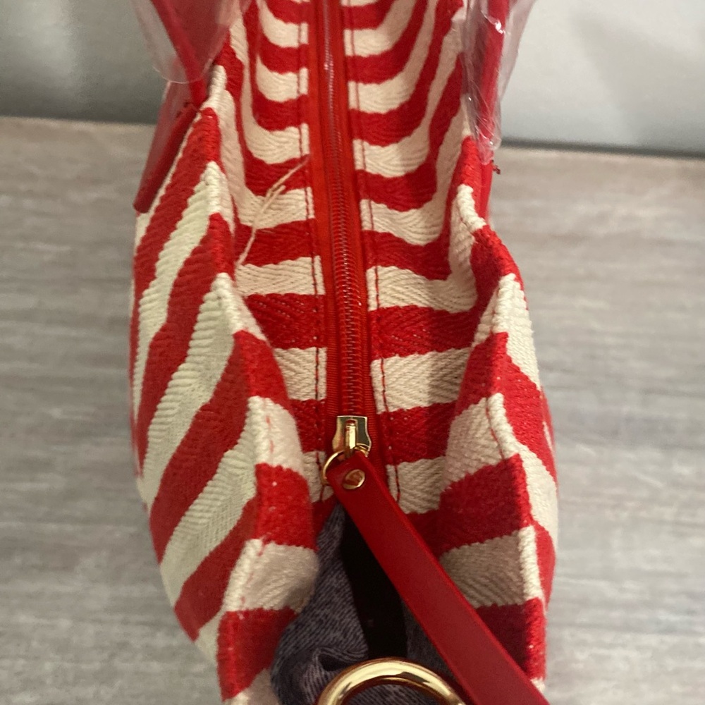 Moda Luxe Red & Cream Striped Canvas  Zip Tote Travel Beach Overnight Bag Purse - Picture 5 of 7